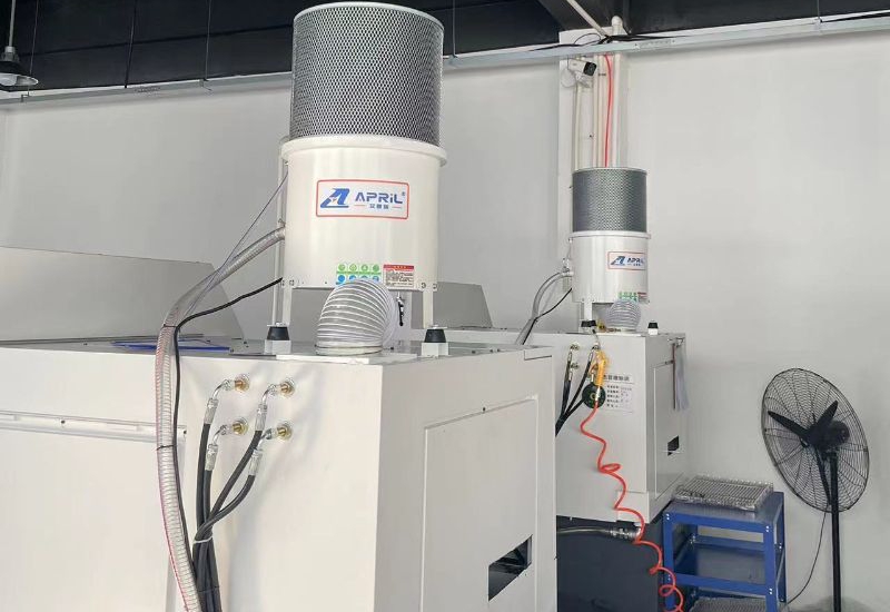 走心機(jī)加工頂部油霧機(jī)應(yīng)用案例